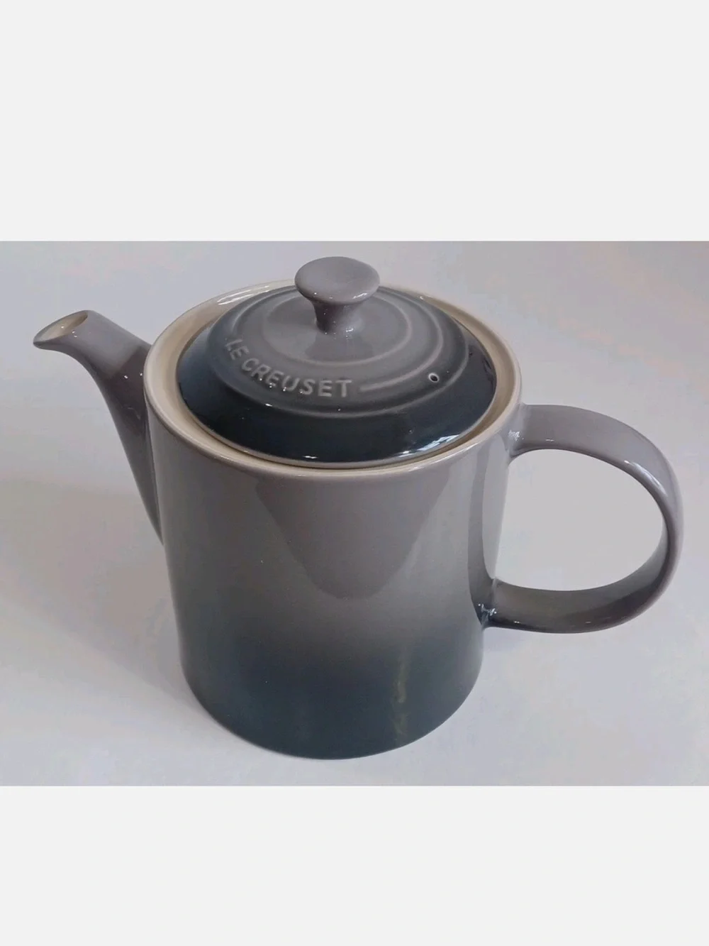 New -  Le Creuset Stoneware Grand Teapot 1.3 Liter in Flint Gray Brown Gradient